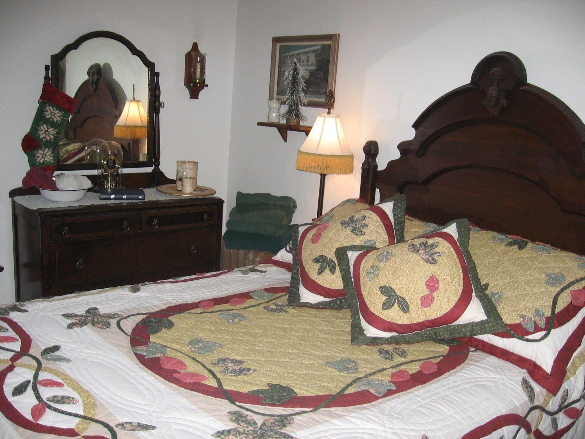 The Bella Ella Bed And Breakfast Canandaigua Exterior foto